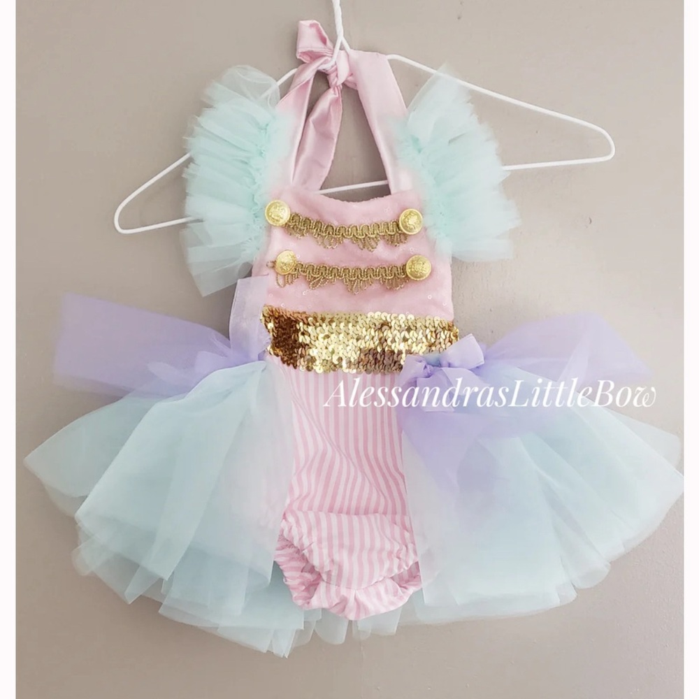 Ringmaster romper size 9-12mo